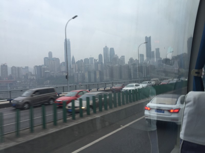 Chongqing aus der Bus Perspektive Chongqing aus der Bus Perspektive