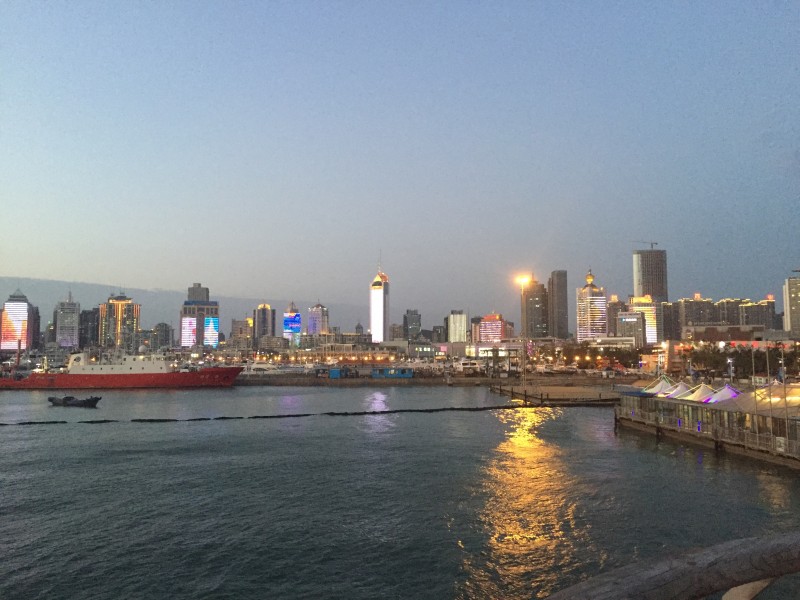 Der Zauber von Qingdao am Abend