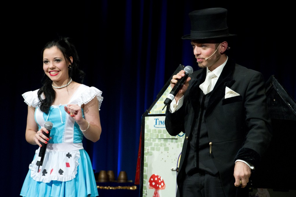 timothy-und-alice-in-wonderland Zauberer aus Berlin Timothy Trust & Diamond