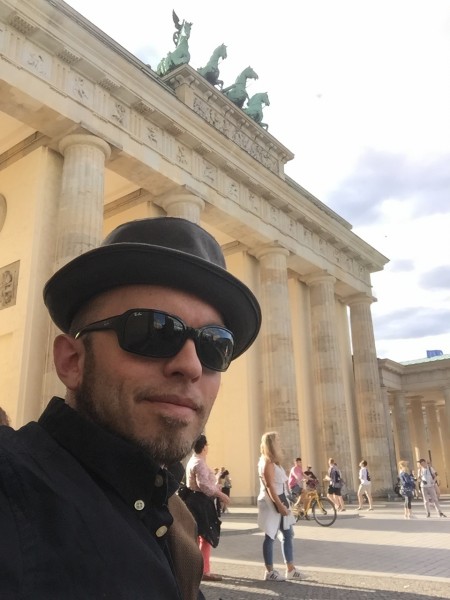 Zauberer Berlin Brandenburger Tor Zauberer Berlin Timothy Trust am Brandenburger Tor